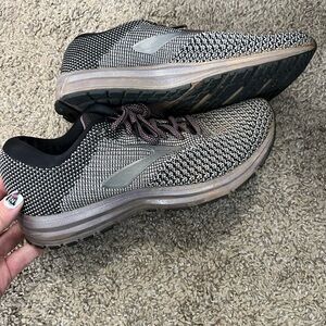Women’s Brooks shoes